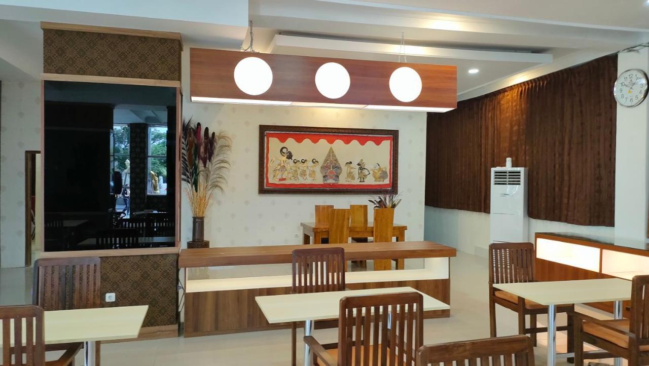 Golden Ganesha Hotel Yogyakarta By Ecommerceloka Gondowulung Экстерьер фото