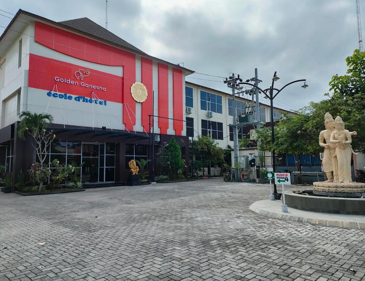 Golden Ganesha Hotel Yogyakarta By Ecommerceloka Gondowulung Экстерьер фото
