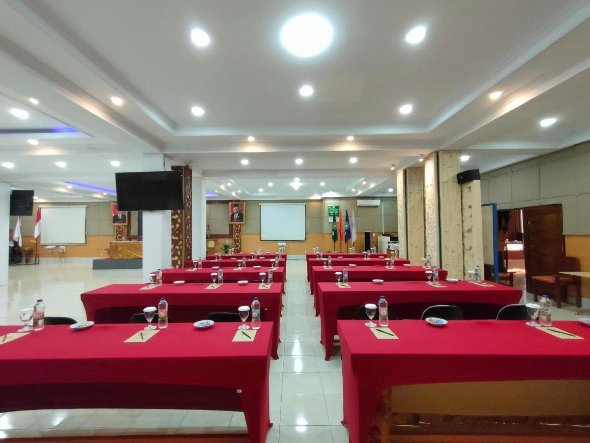 Golden Ganesha Hotel Yogyakarta By Ecommerceloka Gondowulung Экстерьер фото